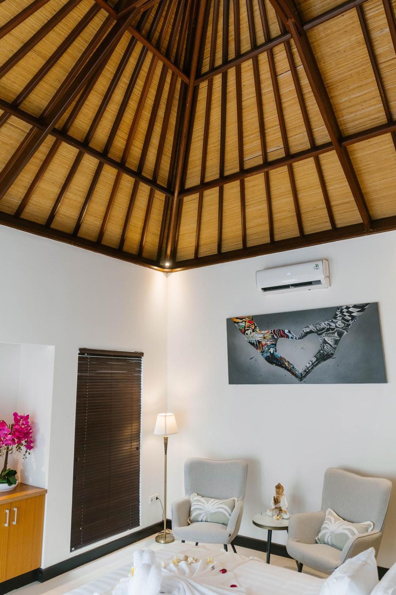 Focus On 4 Villa Seminyak  Luaran gambar