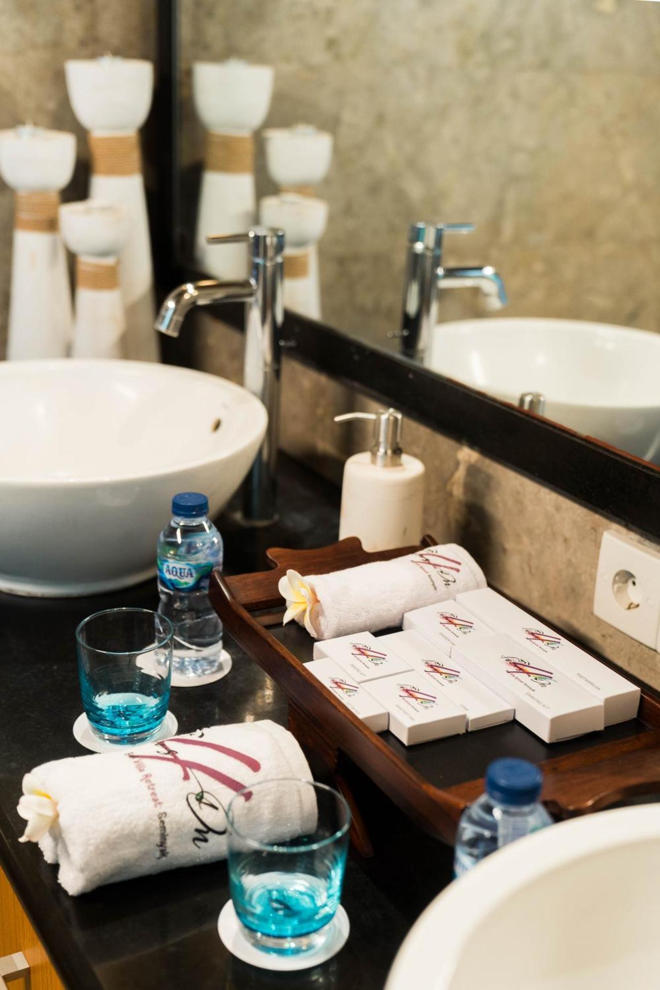 Focus On 4 Villa Seminyak  Luaran gambar